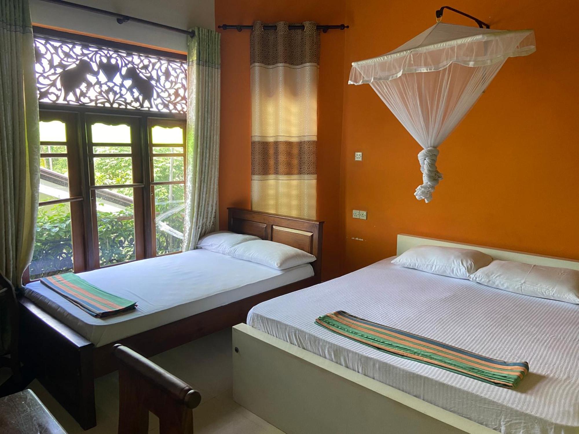 Bee Nest Bed & Breakfast Negombo Bagian luar foto