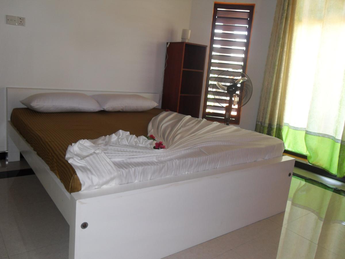 Bee Nest Bed & Breakfast Negombo Bagian luar foto