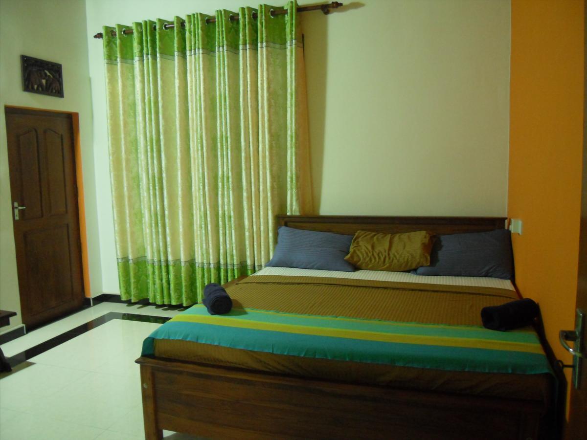 Bee Nest Bed & Breakfast Negombo Bagian luar foto