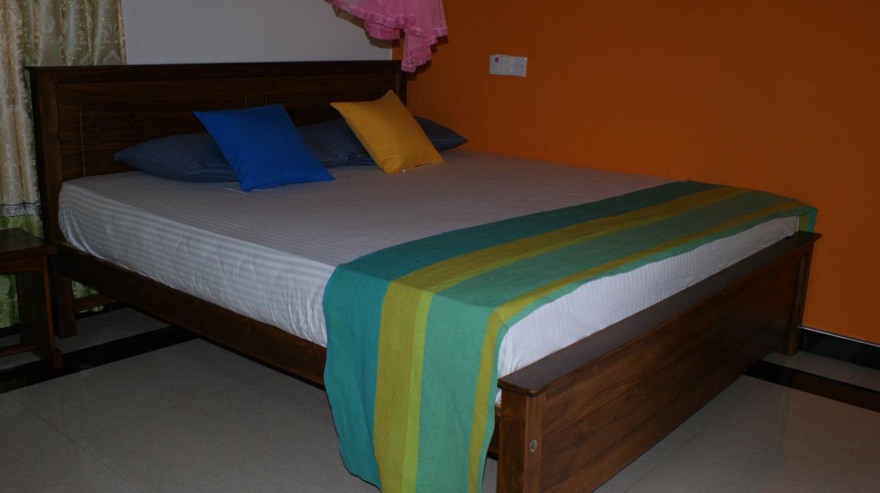 Bee Nest Bed & Breakfast Negombo Bagian luar foto