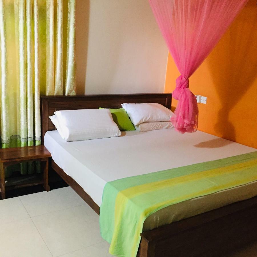 Bee Nest Bed & Breakfast Negombo Bagian luar foto