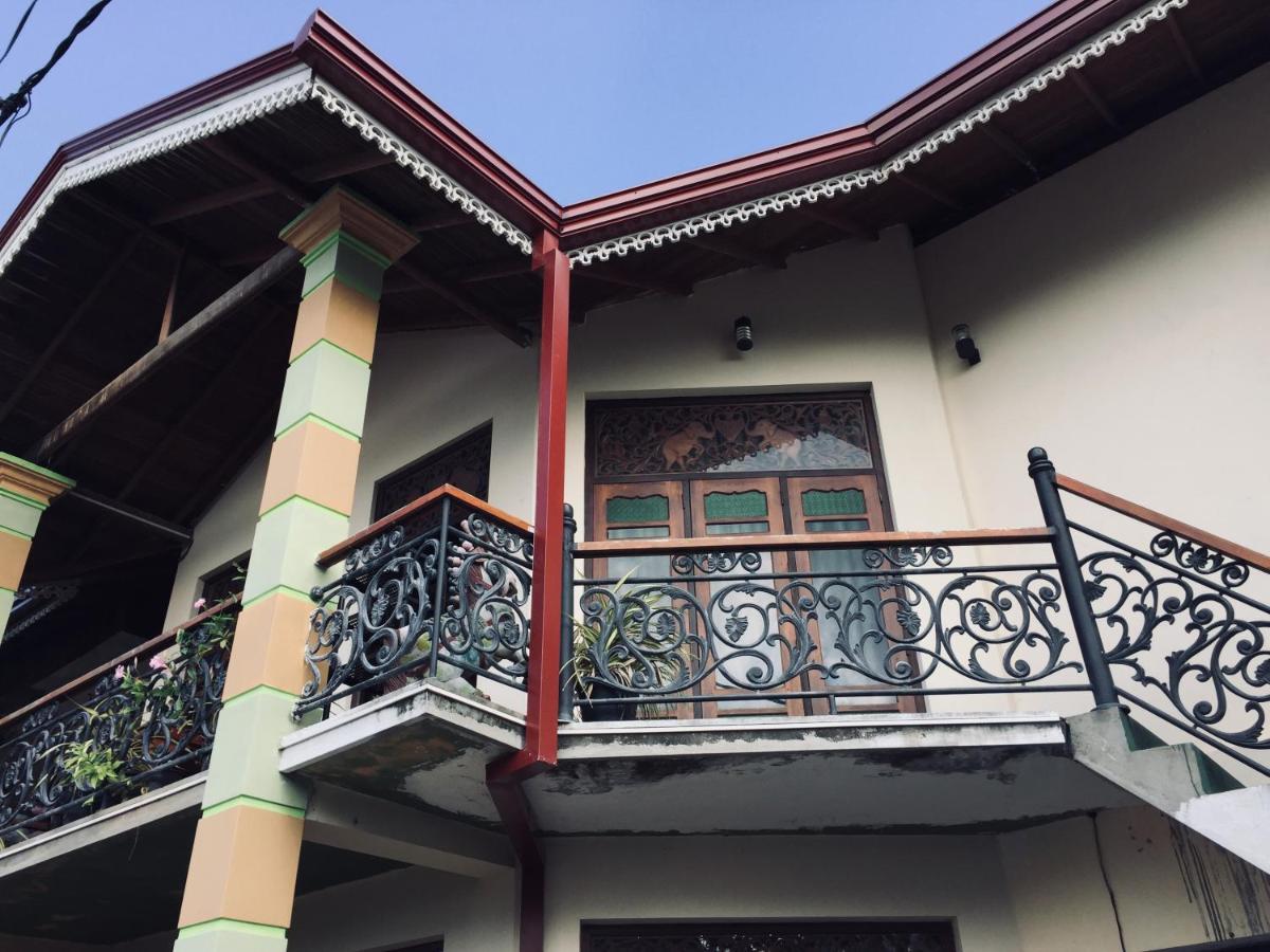 Bee Nest Bed & Breakfast Negombo Bagian luar foto